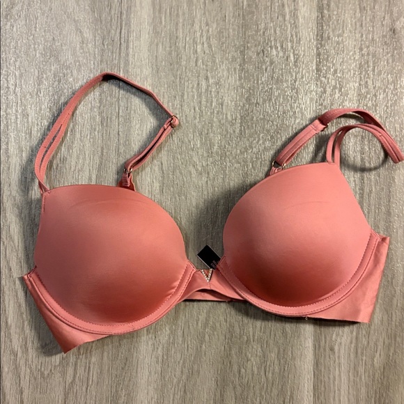 Victoria's Secret push-up bras - Picture 3 of 4